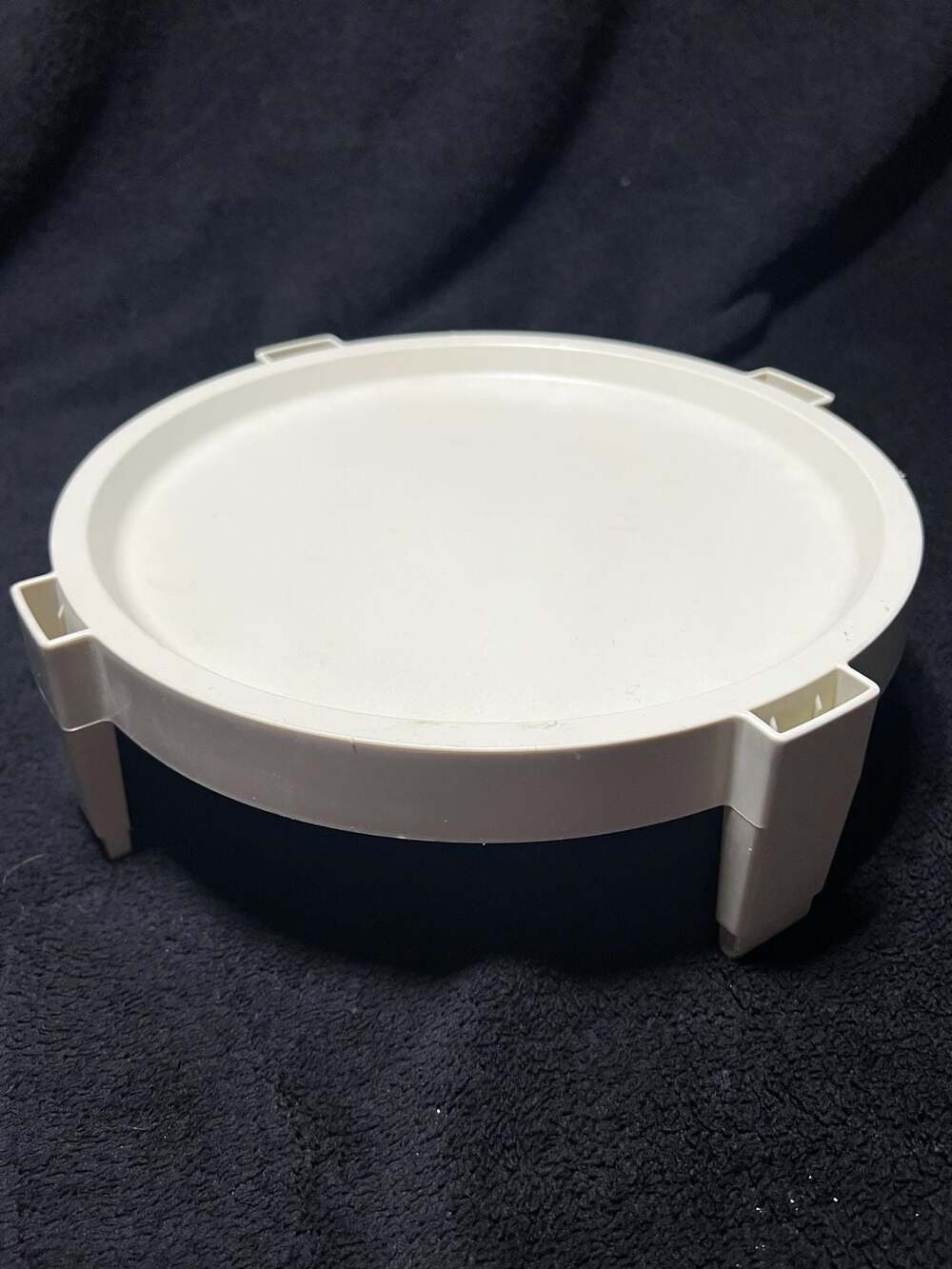 Tupperware Divide-A-Rack Pie Stacker 1866-2 White